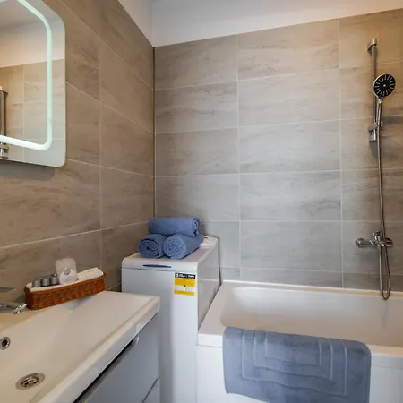 Mamaia Vice Seaview 2 Bedroom N Pool Lejlighed Năvodari