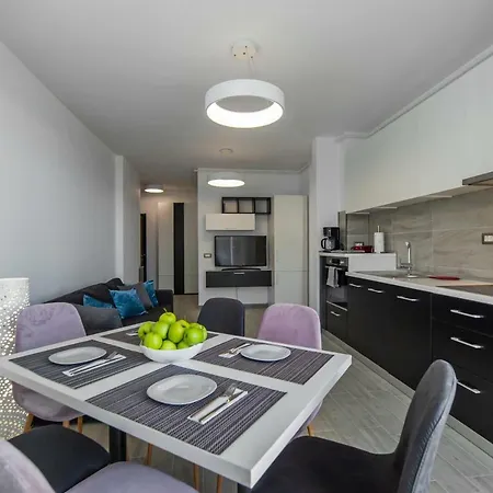 Mamaia Vice Seaview 2 Bedroom N Pool Lejlighed *