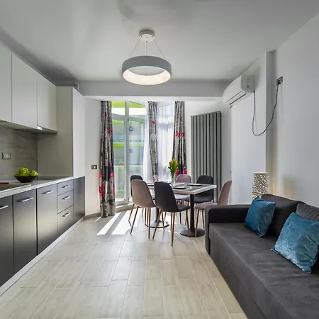 Mamaia Vice Seaview 2 Bedroom N Pool Năvodari