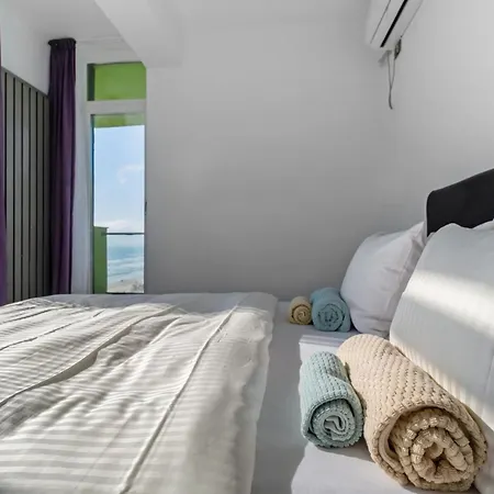 Mamaia Vice Seaview 2 Bedroom N Pool