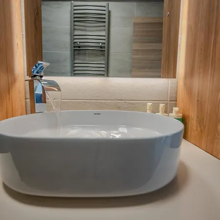 Mamaia Vice Seaview 2 Bedroom N Pool Apartment Navodari