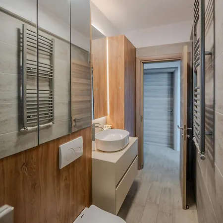 Apartment Mamaia Vice Seaview 2 Bedroom N Pool Navodari