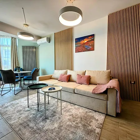 Mamaia Vice Seaview 2 Bedroom N Pool Apartment