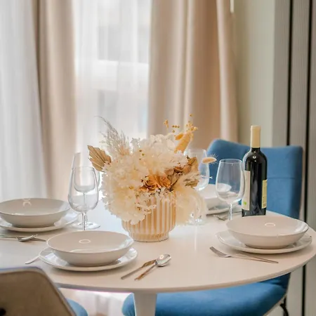 Mamaia Vice Seaview 2 Bedroom N Pool