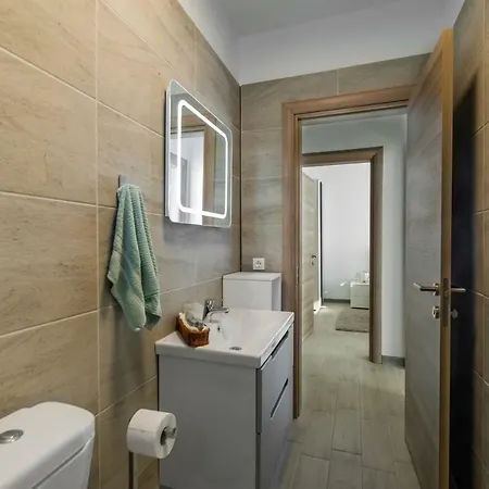 Apartment Mamaia Vice Seaview 2 Bedroom N Pool