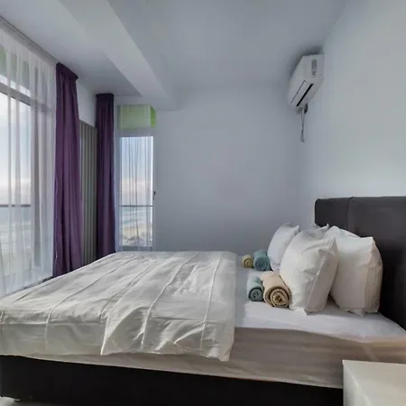 Mamaia Vice Seaview 2 Bedroom N Pool