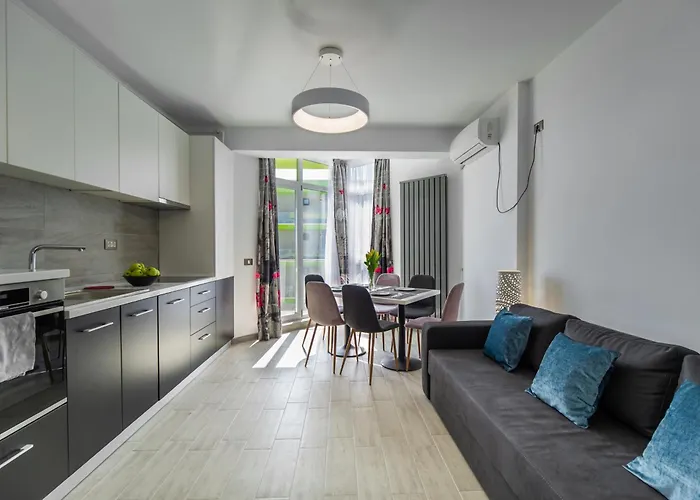 Mamaia Vice Seaview 2 Bedroom N Pool Navodari