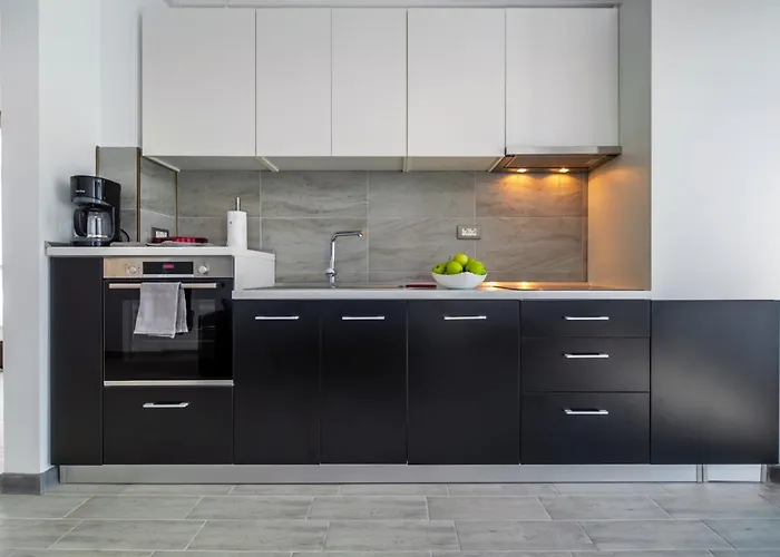 Mamaia Vice Seaview 2 Bedroom N Pool * Navodari