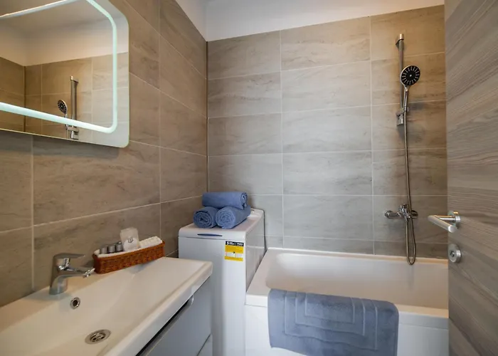 Mamaia Vice Seaview 2 Bedroom N Pool Daire Navodari